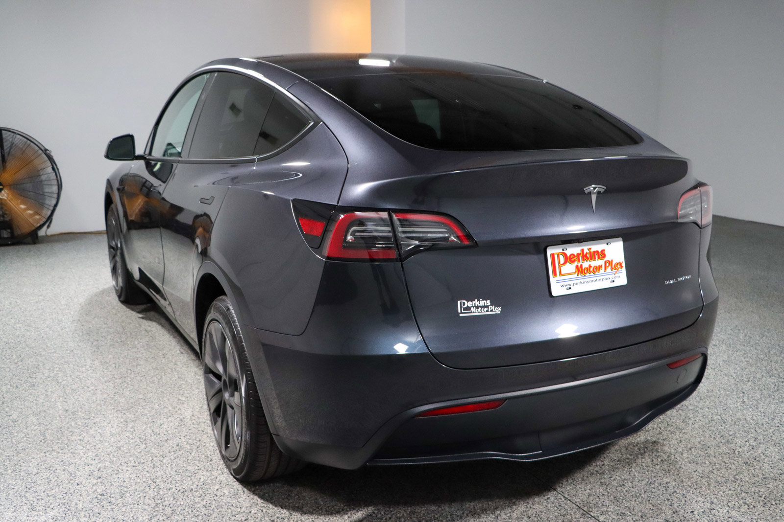 Used 2025 Tesla Model Y Long Range AWD/4WD image 9