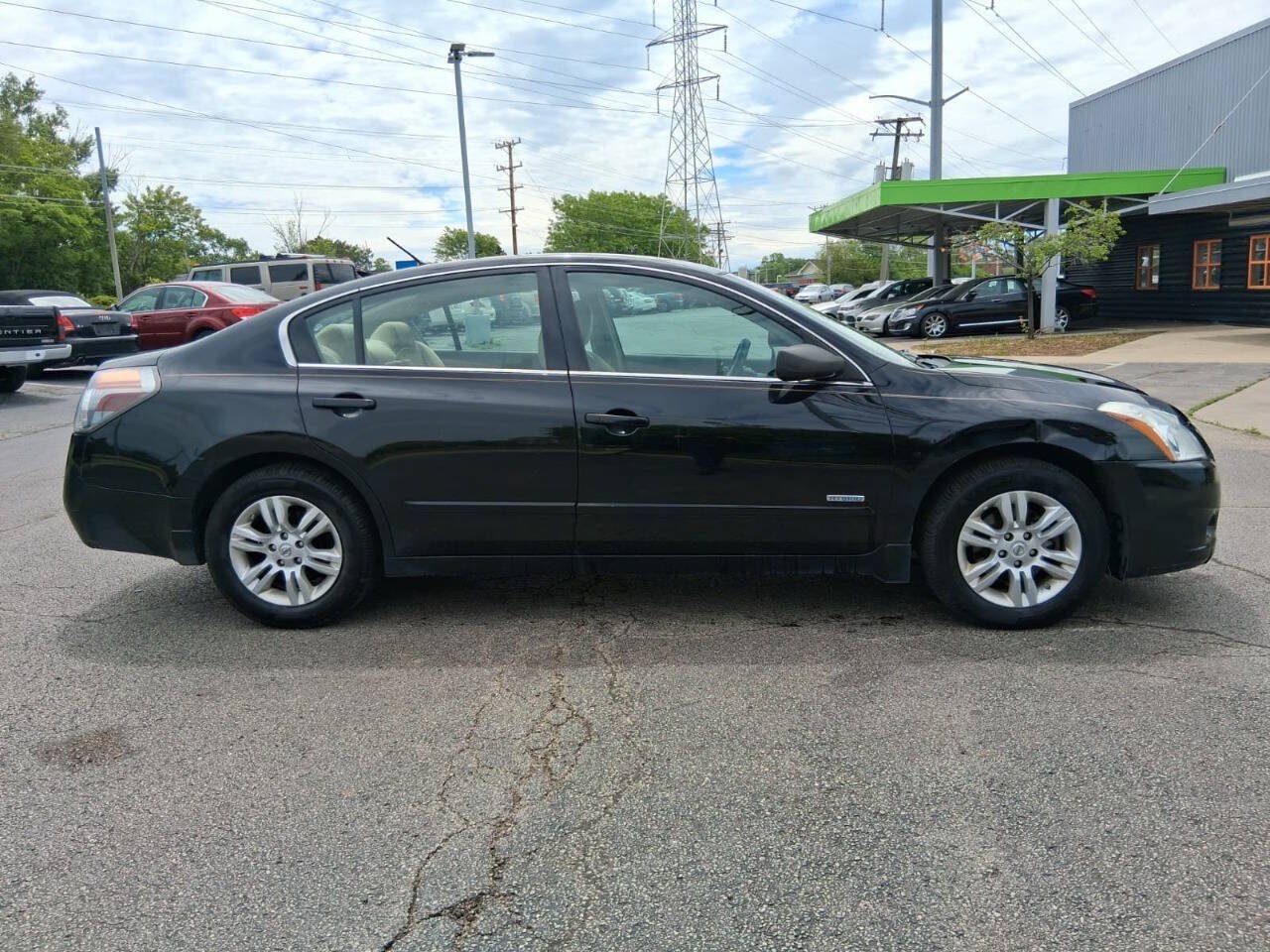 Used 2010 Nissan Altima Hybrid Sedan FWD image 4