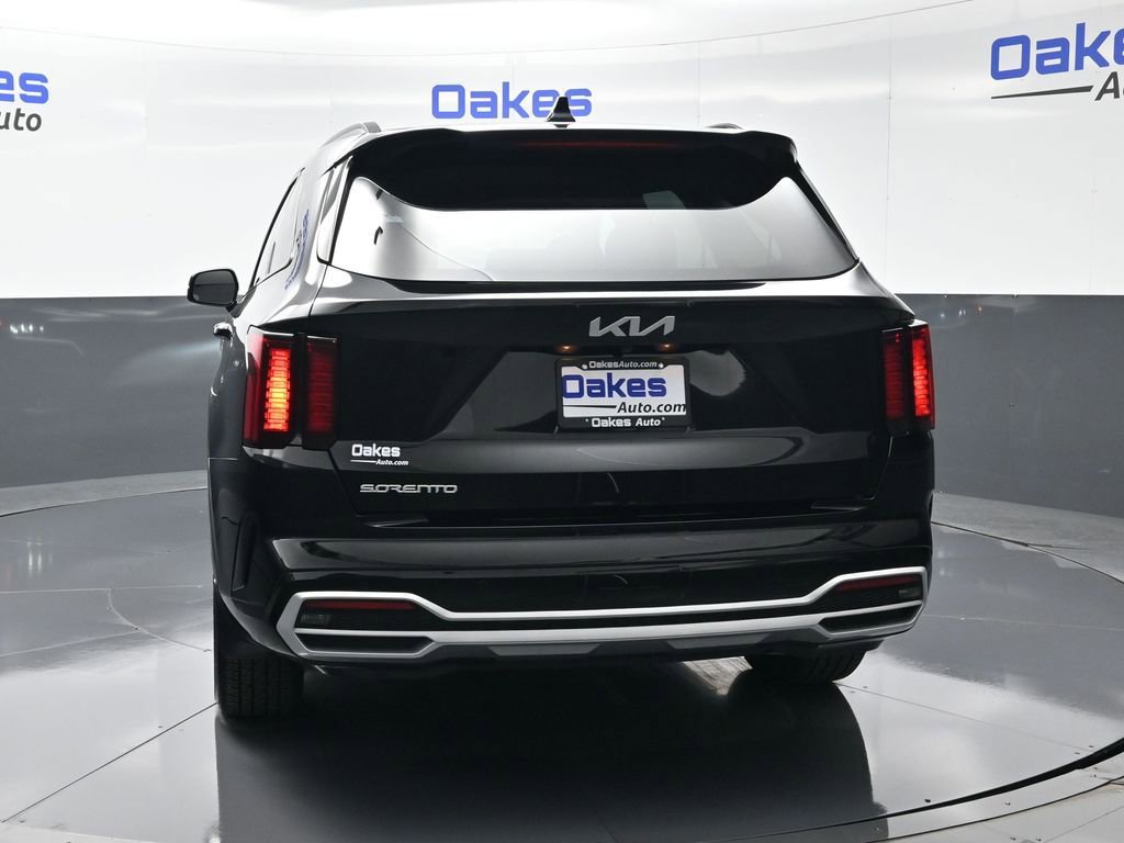Certified 2023 Kia Sorento S image 7