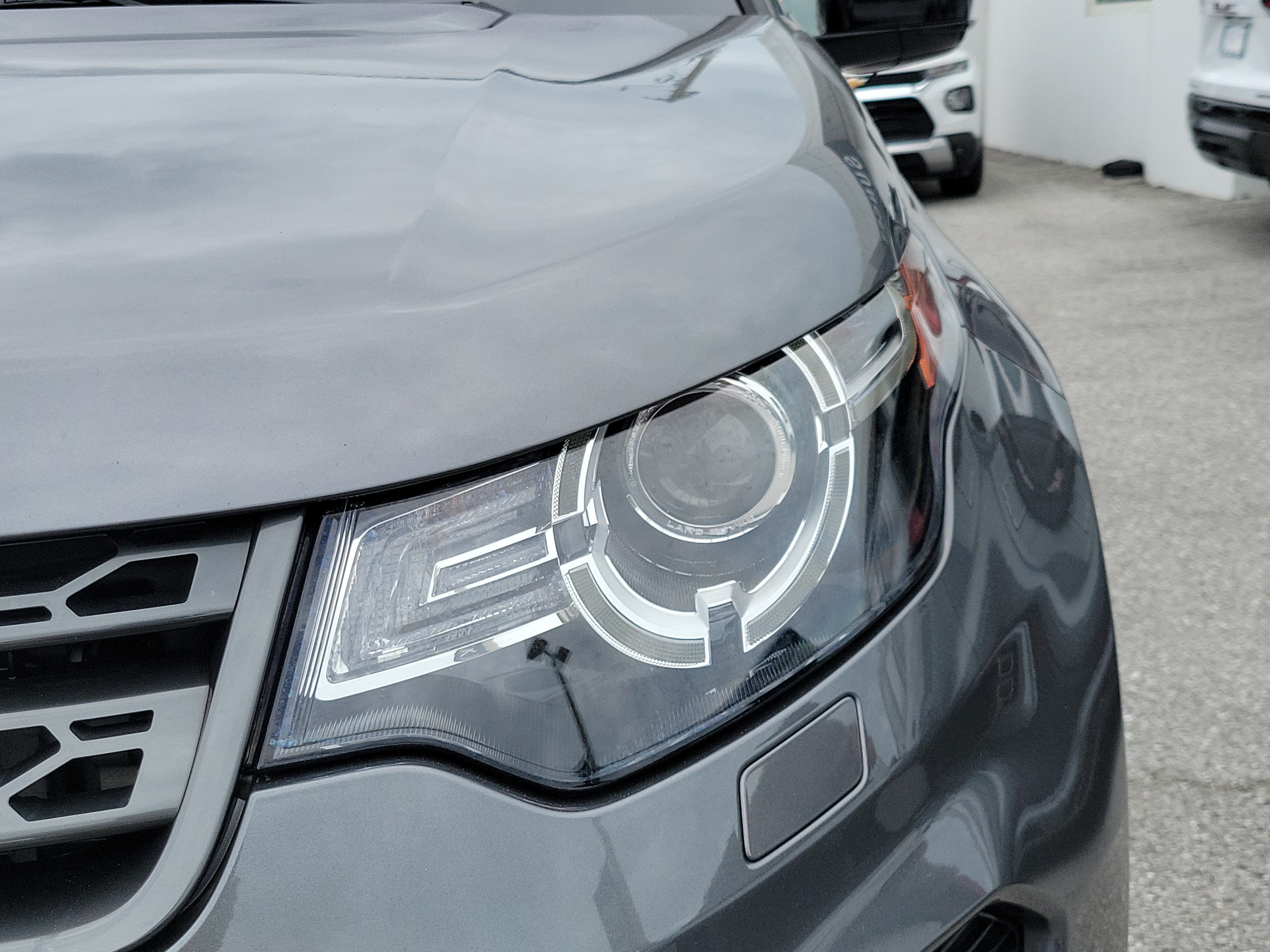 Used 2019 Land Rover Discovery Sport HSE AWD/4WD image 9