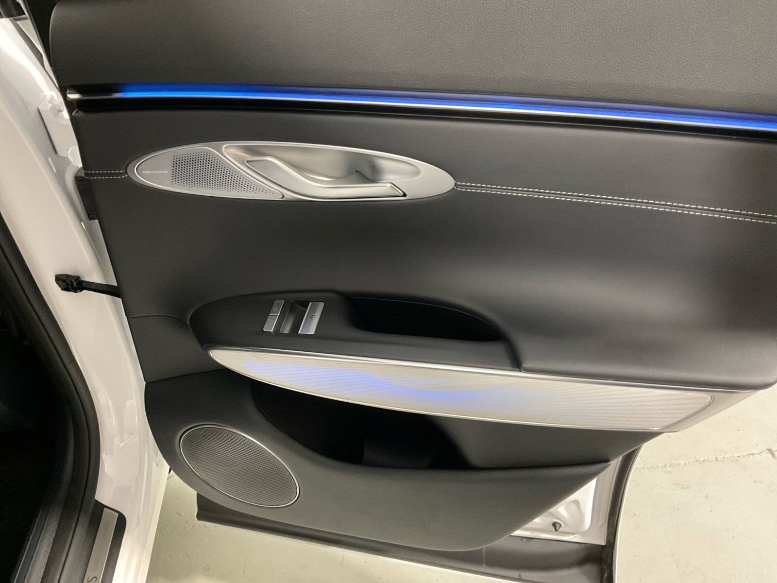 Used 2026 Genesis GV70 2.5T Advanced image 14