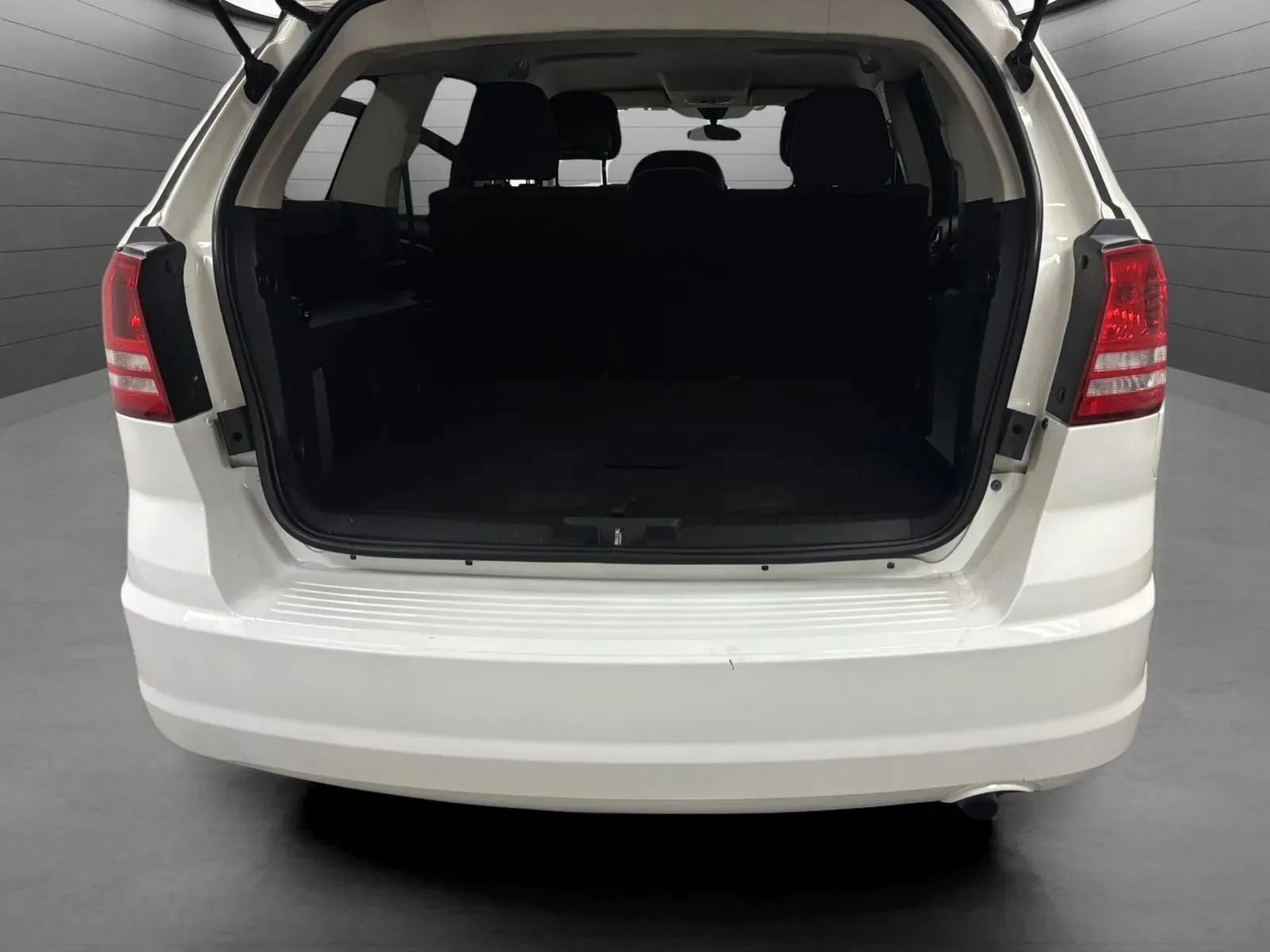 Used 2017 Dodge Journey SE FWD image 25