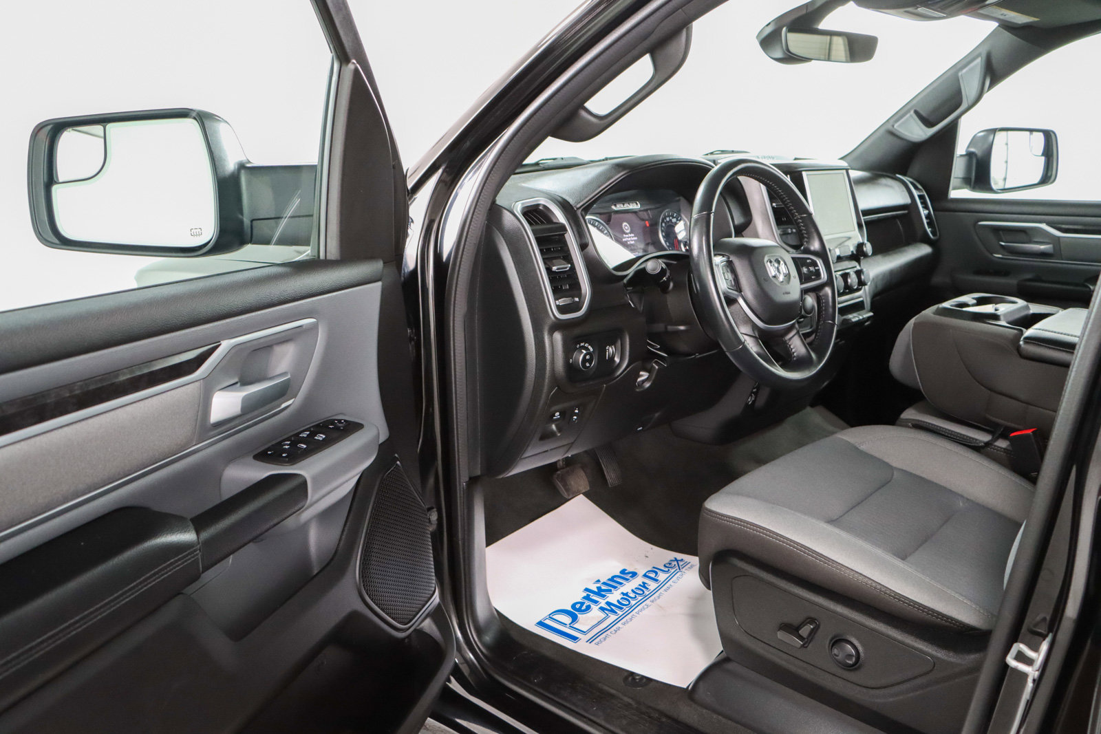 Used 2022 RAM 1500 Big Horn image 3
