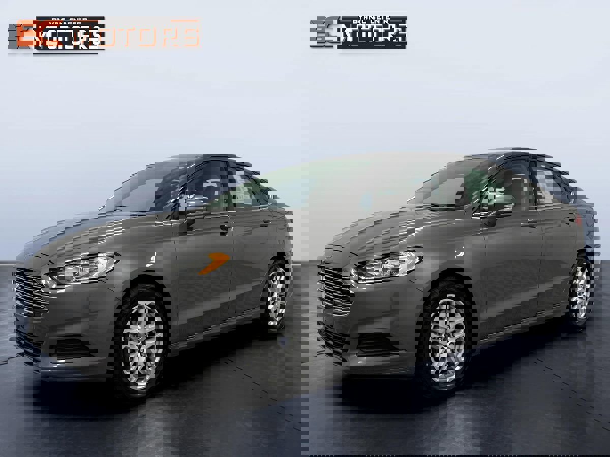 Used 2014 Ford Fusion SE FWD image 2