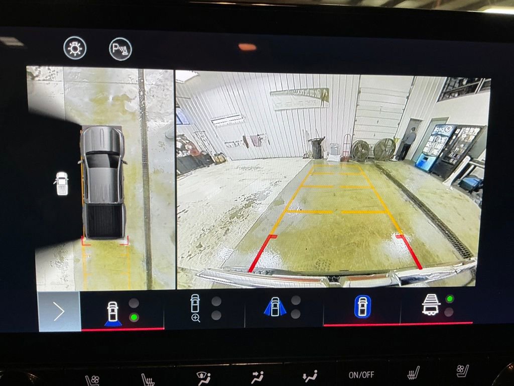 Used 2024 GMC Canyon Denali image 20