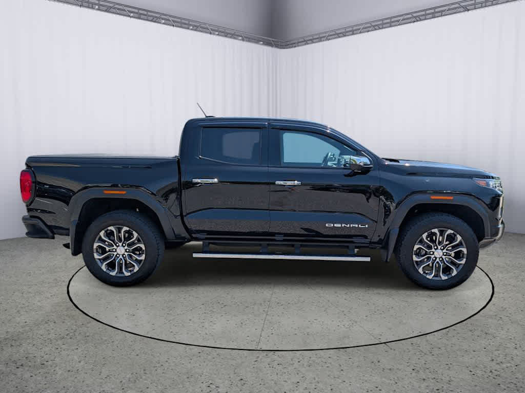 Certified 2025 GMC Canyon Denali AWD/4WD image 2