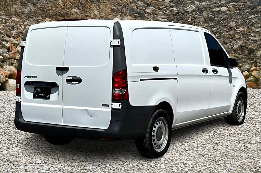 Used 2018 Mercedes-Benz Metris image 2