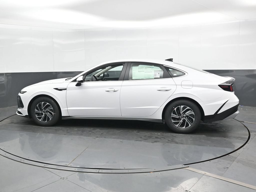 New 2026 Hyundai Sonata Blue FWD image 8