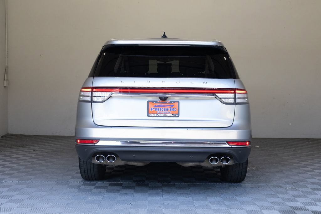 Used 2023 Lincoln Aviator AWD image 12