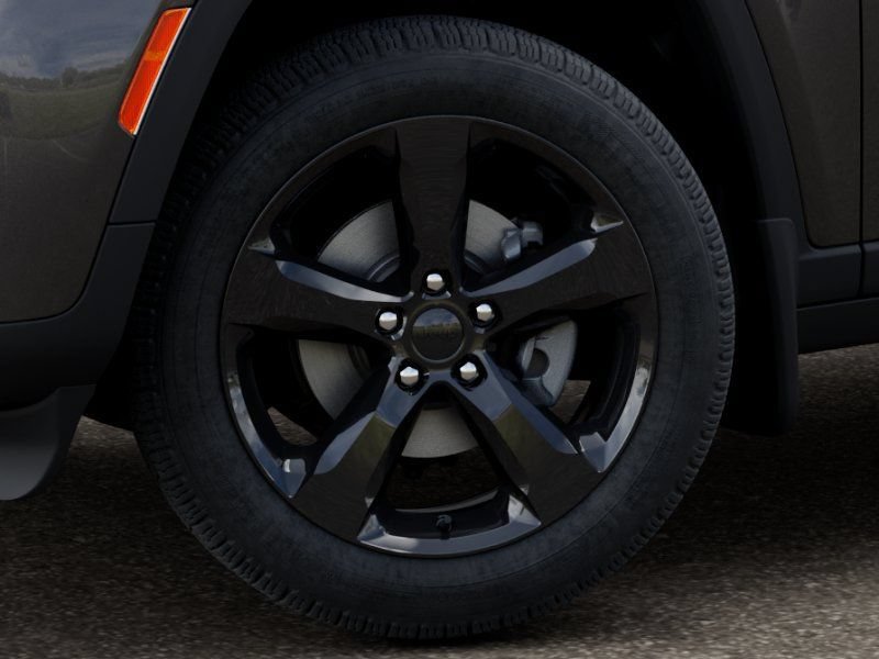 New 2026 Jeep Grand Cherokee Limited w/ Limited Altitude Package AWD/4WD image 8