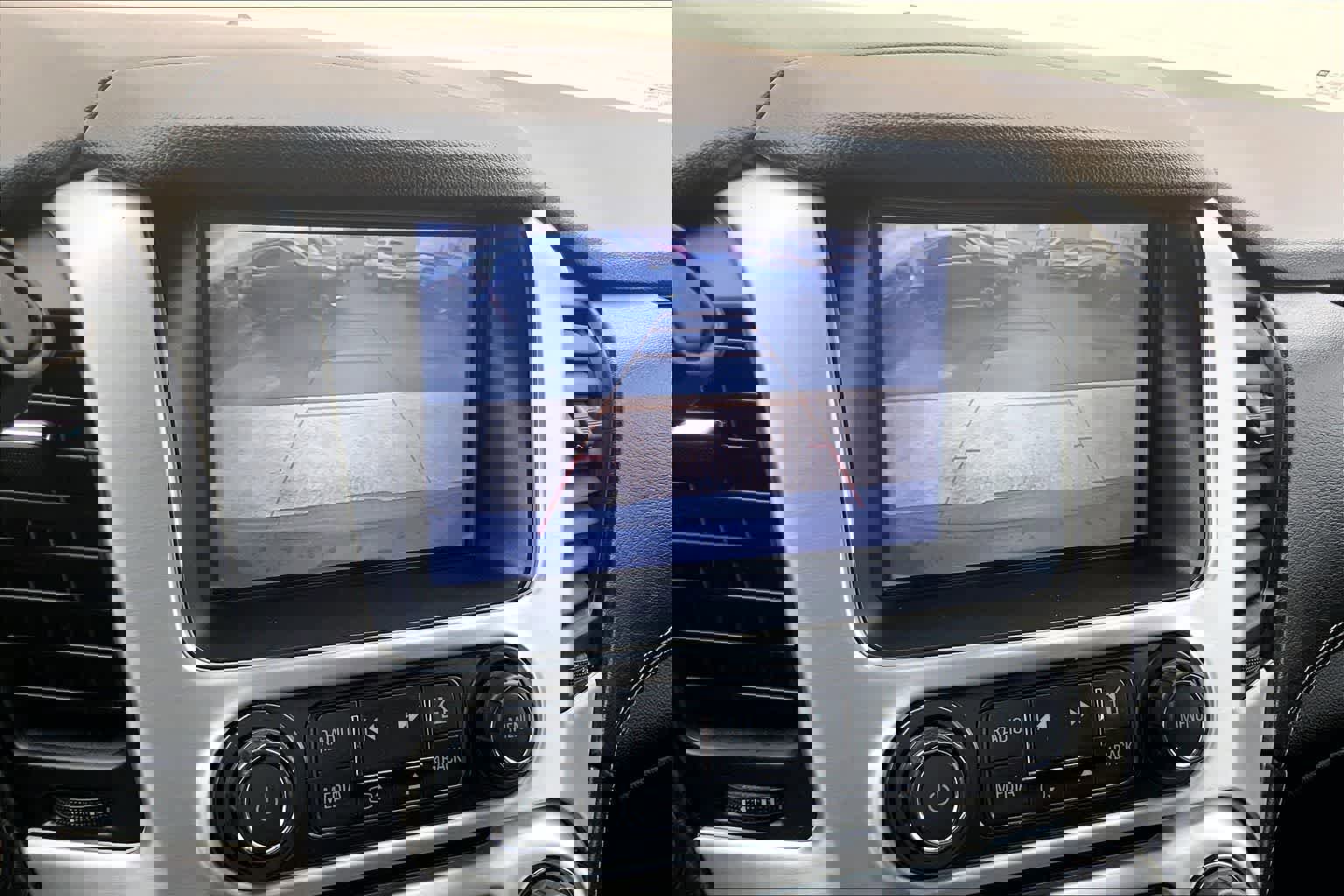 Used 2018 GMC Yukon XL SLT w/ Open Road Package image 25