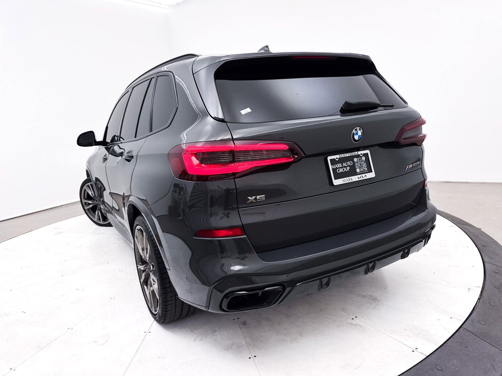 Used 2021 BMW X5 M50i image 9