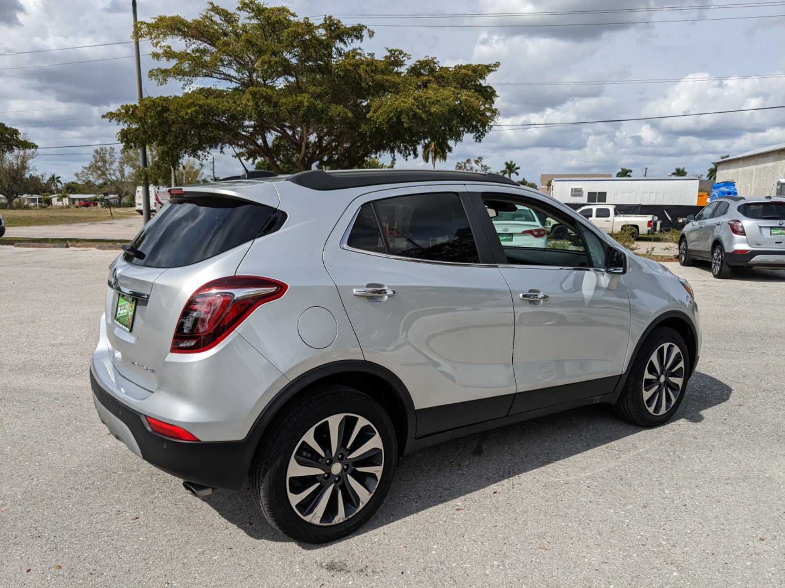 Used 2021 Buick Encore Preferred w/ Safety Package II image 3