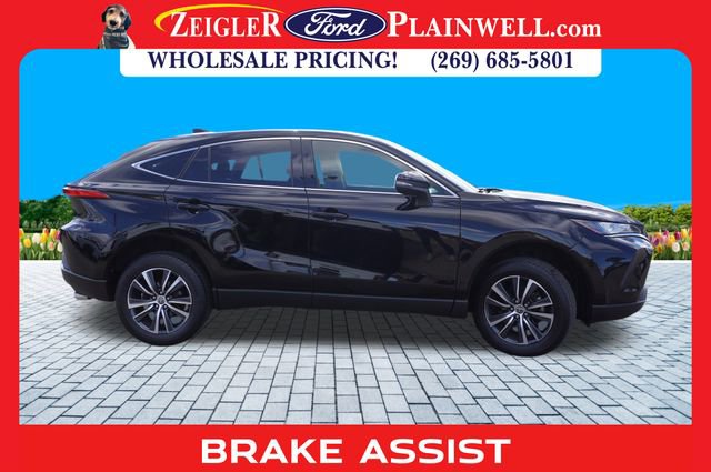 Used 2022 Toyota Venza LE image 6