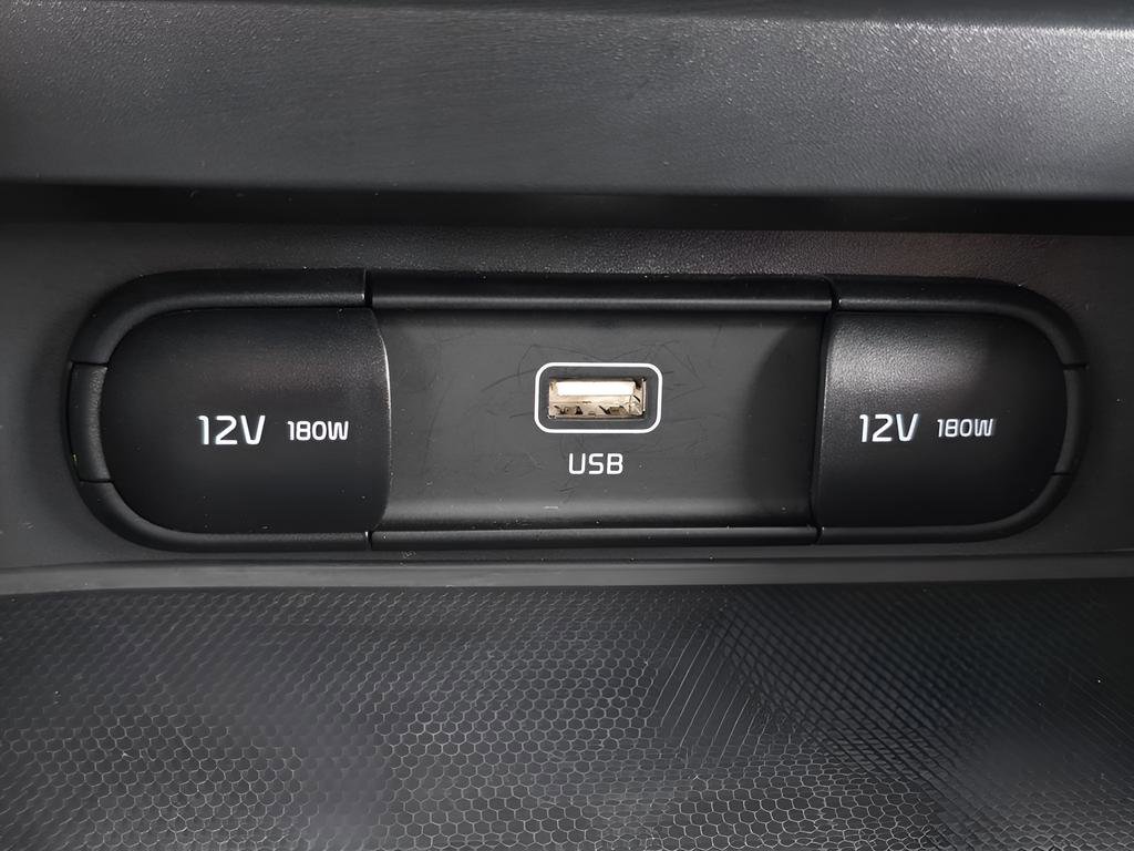 Used 2025 Kia Soul LX FWD image 31