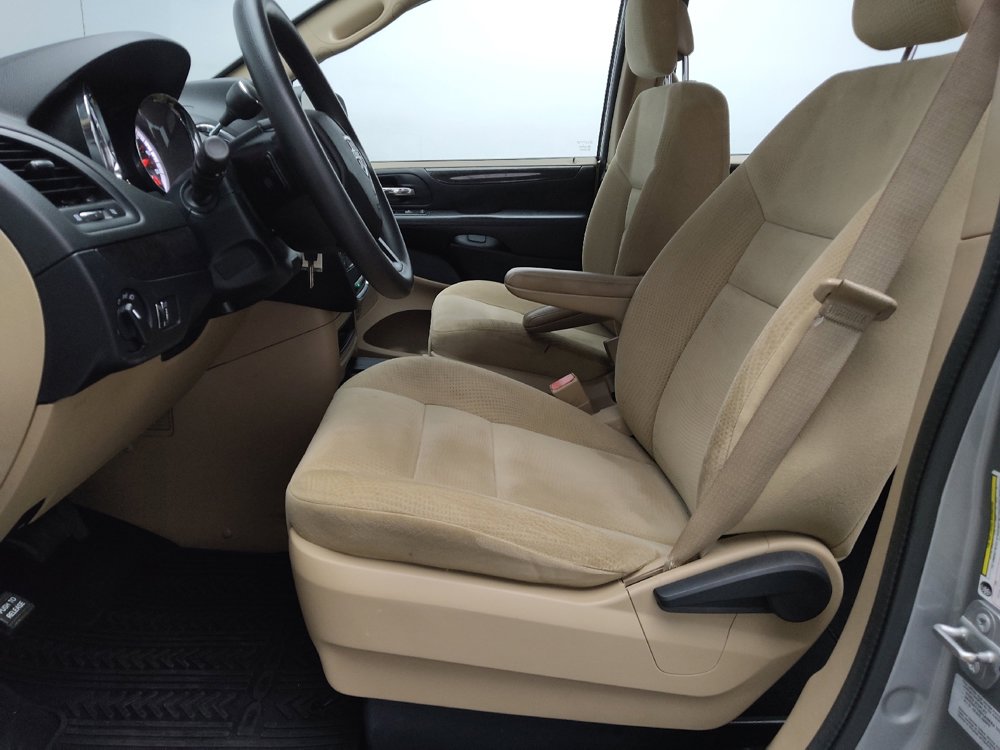 Used 2016 Dodge Grand Caravan American Value Package FWD image 17
