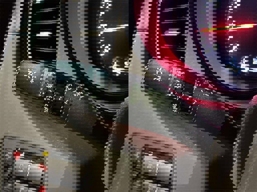 Used 2016 Kia K900 Luxury image 25