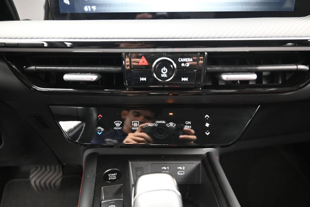 Used 2025 Nissan Kicks SR FWD image 14