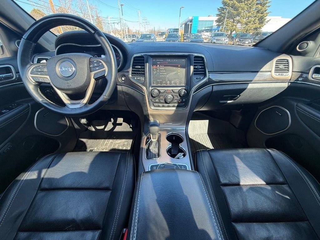 Used 2017 Jeep Grand Cherokee Overland image 15