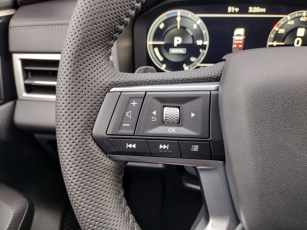 New 2025 Mitsubishi Outlander SE image 28