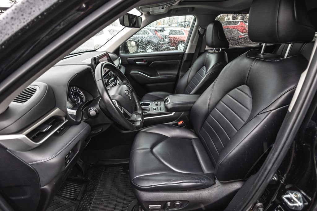 Used 2023 Toyota Highlander XLE image 22