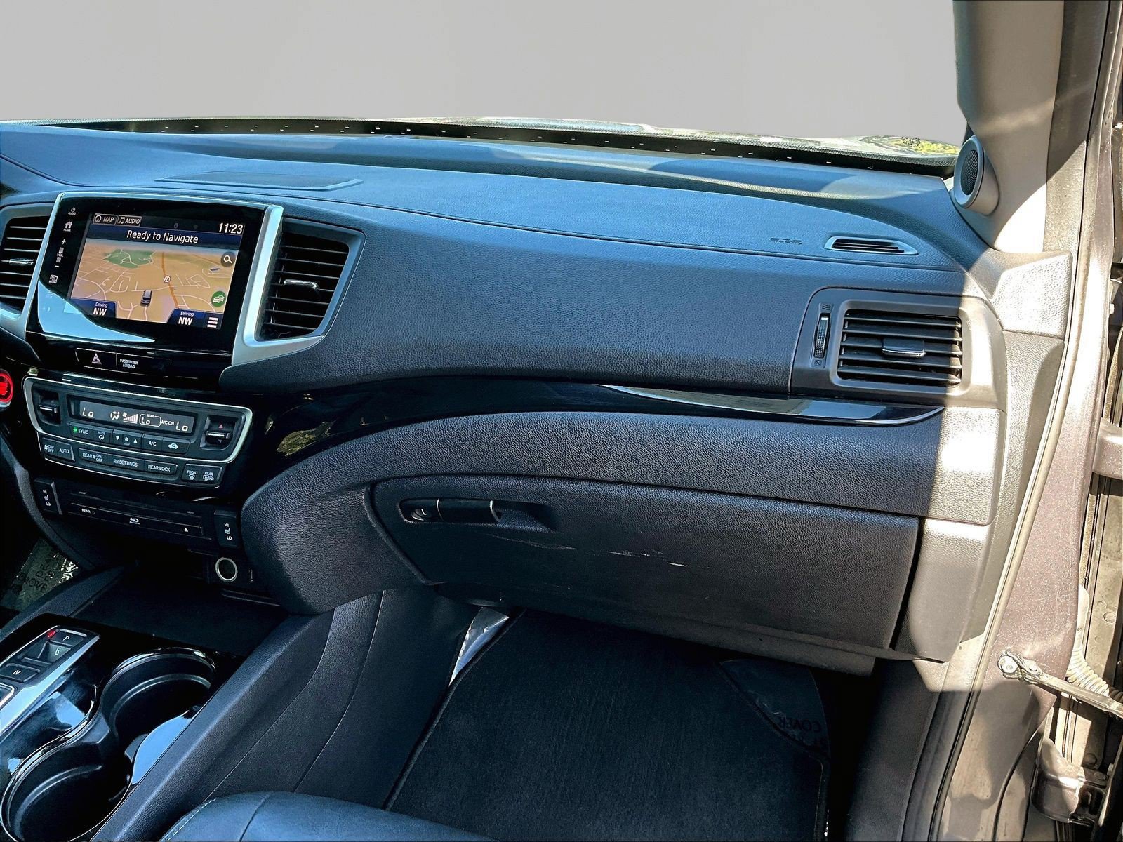 Used 2018 Honda Pilot Touring image 26