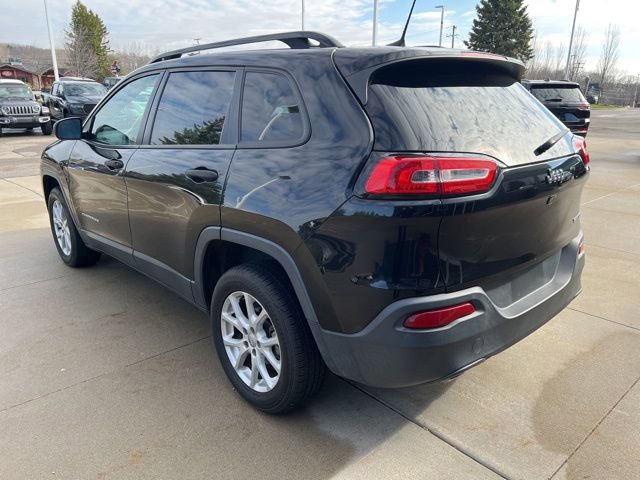 Certified 2016 Jeep Cherokee Sport image 4