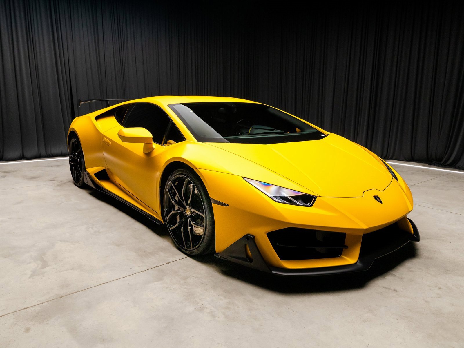 Used 2016 Lamborghini Huracan LP 580-2 image 8