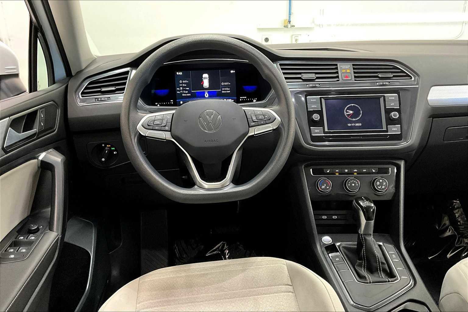 Used 2022 Volkswagen Tiguan S image 8