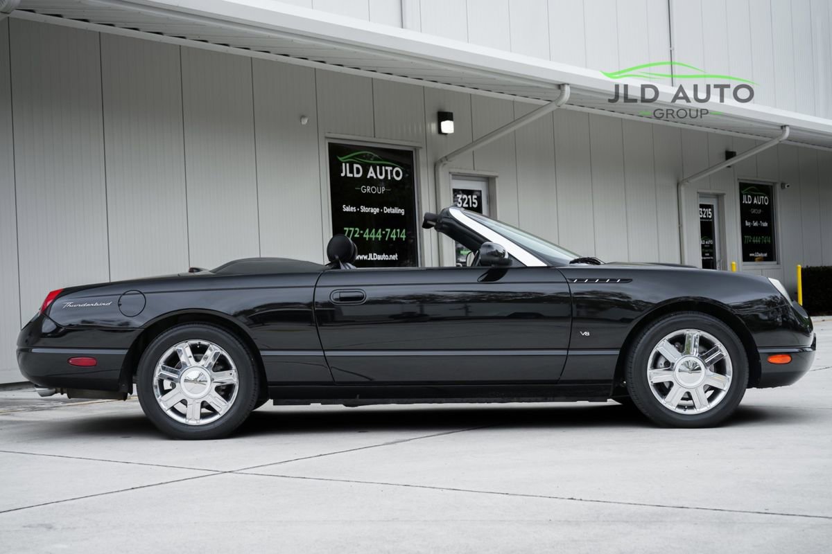 Used 2004 Ford Thunderbird Premium image 16