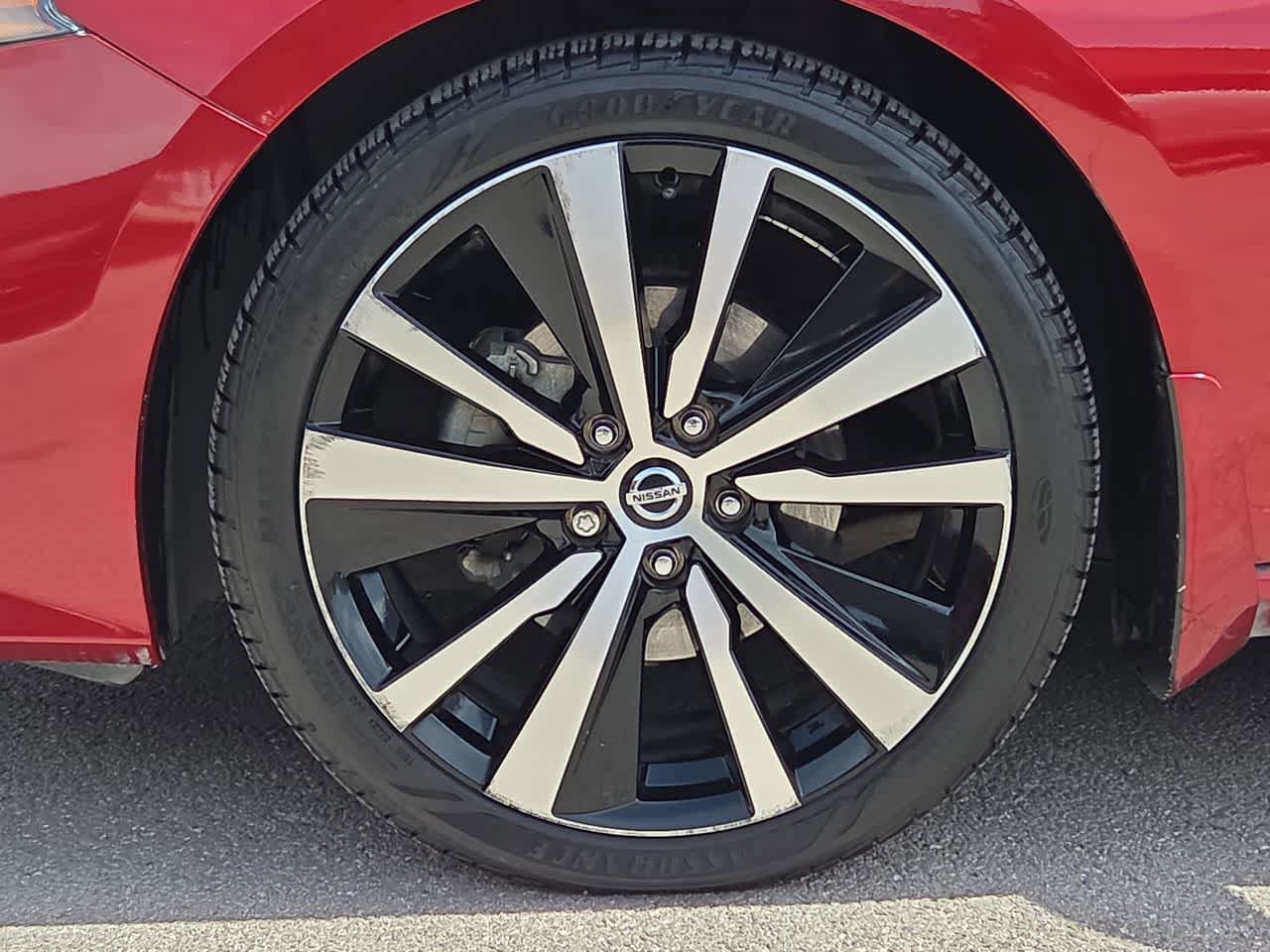 Used 2019 Nissan Altima 2.5 Platinum FWD image 12