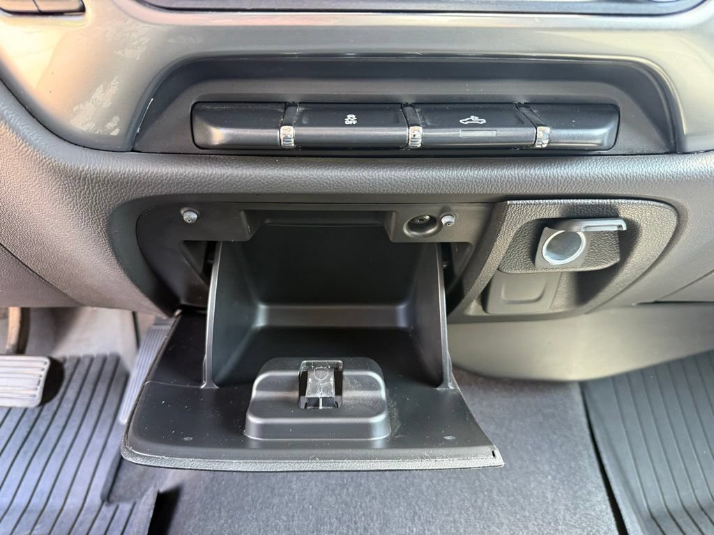Used 2019 Chevrolet Silverado 2500 LT w/ LT Convenience Package AWD/4WD image 18