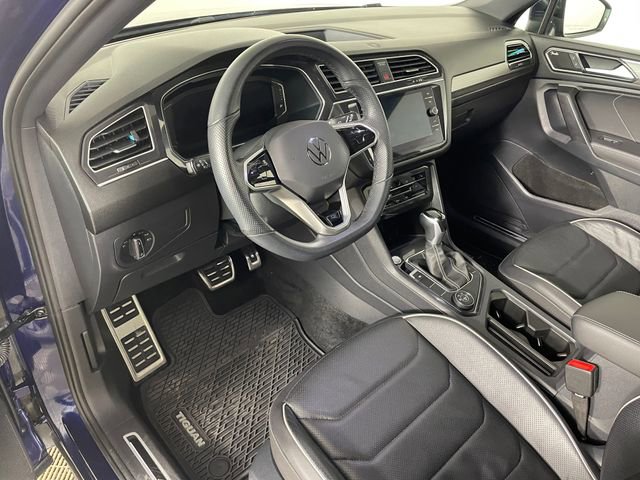 Used 2024 Volkswagen Tiguan SEL R-Line image 3