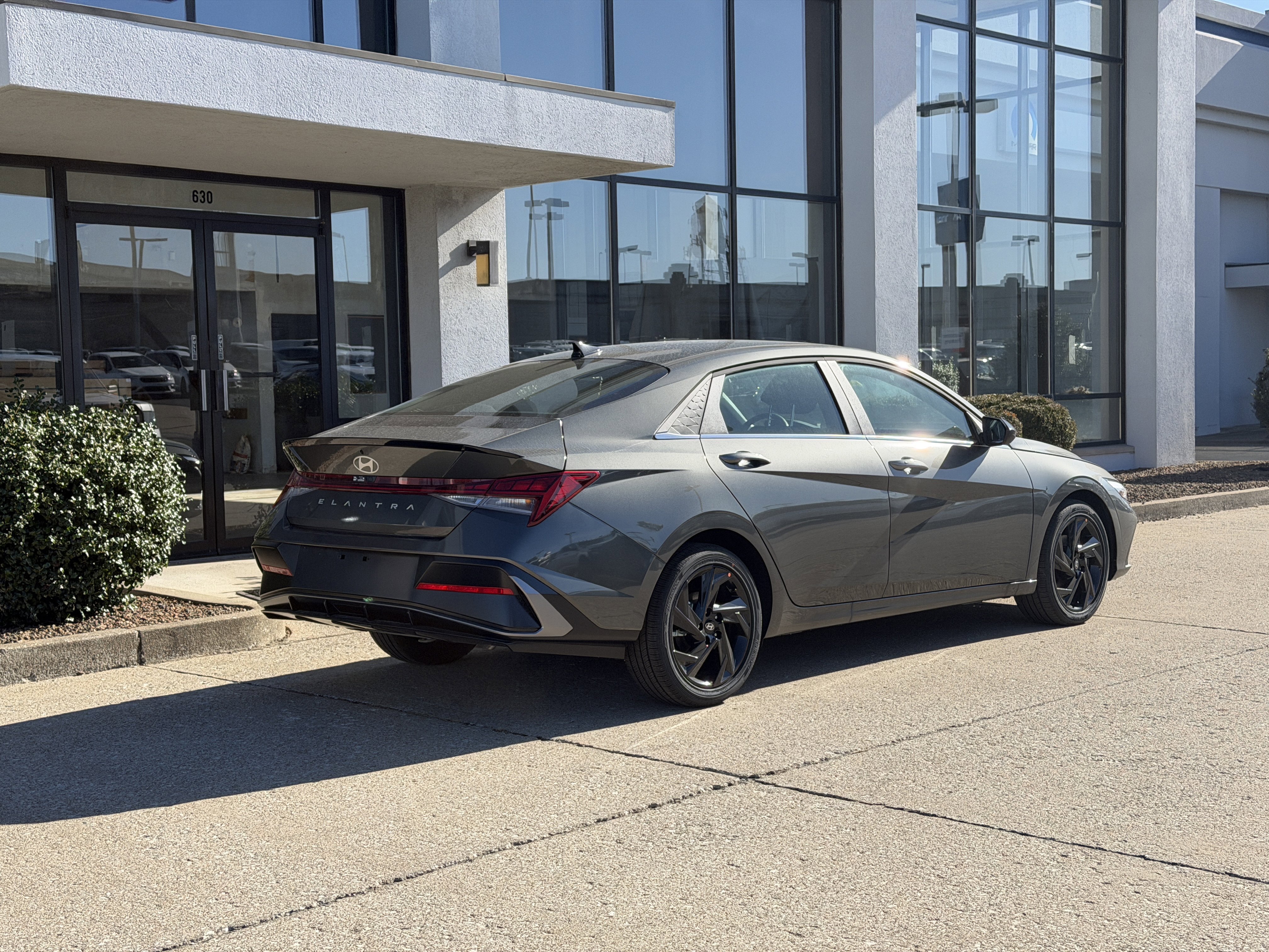 New 2026 Hyundai Elantra SEL Sport FWD image 4