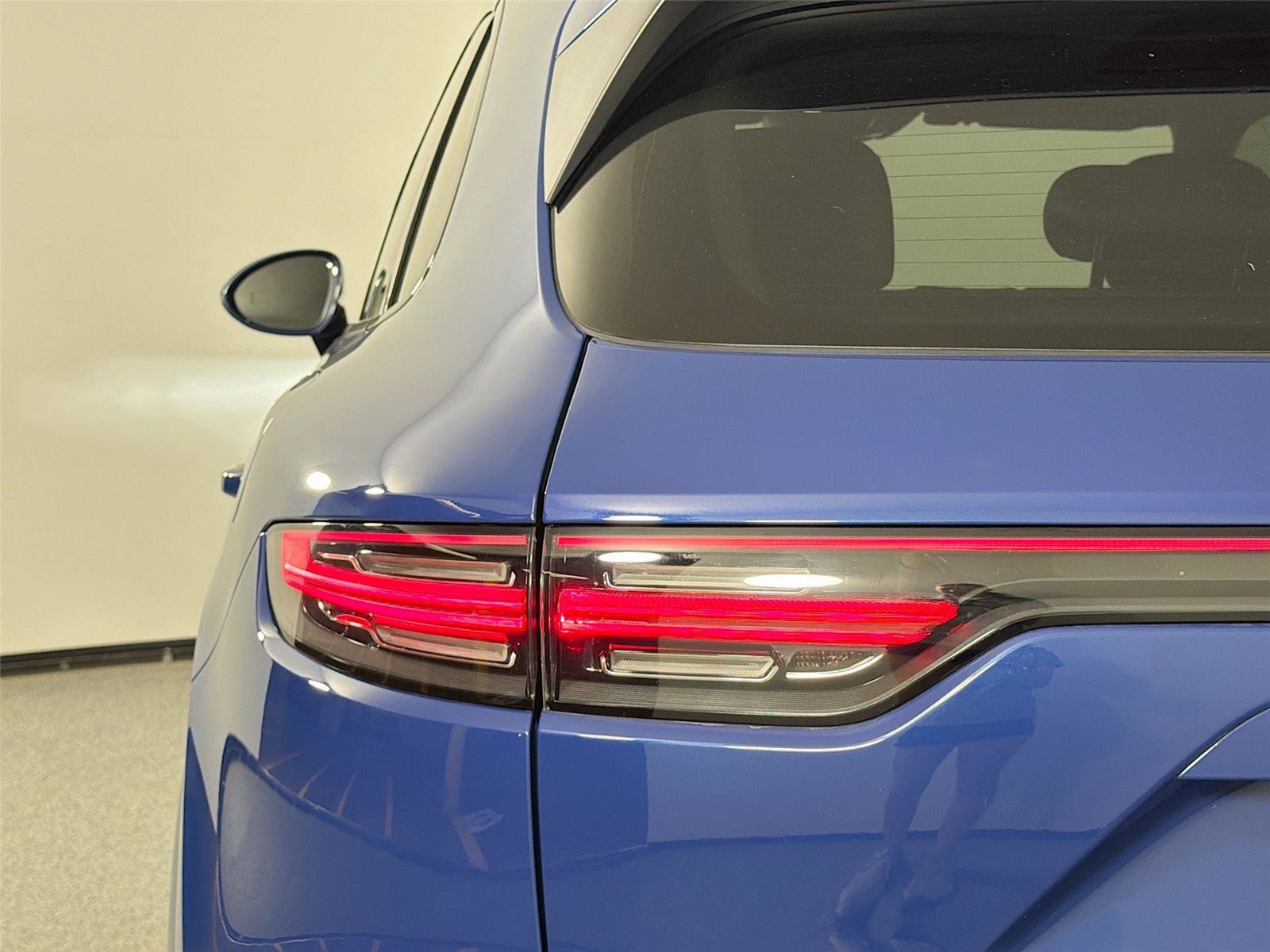 Certified 2022 Porsche Cayenne E-Hybrid AWD/4WD image 16