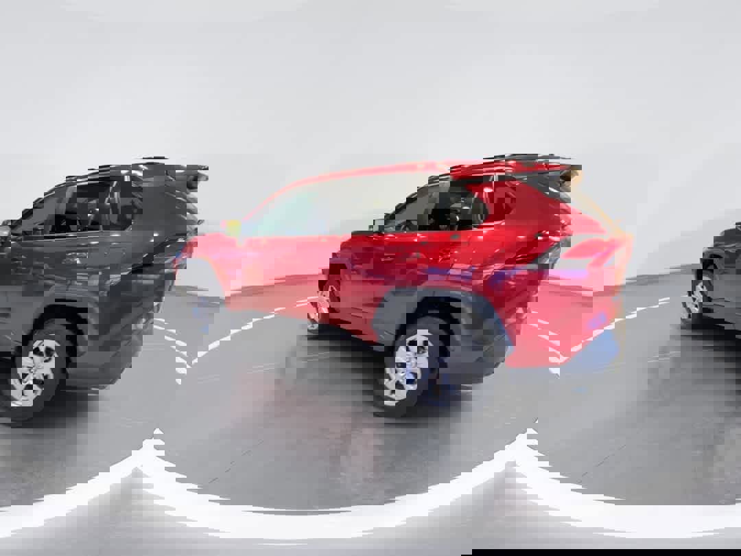 Used 2025 Toyota RAV4 XLE image 6