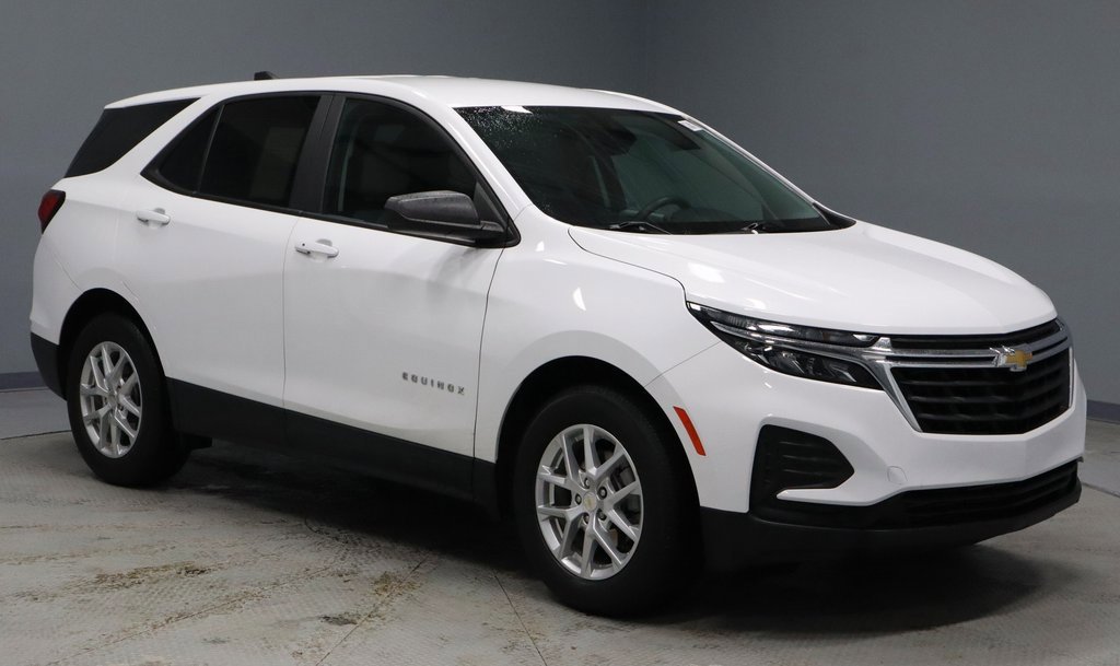 Used 2022 Chevrolet Equinox LS w/ LS Convenience Package image 1