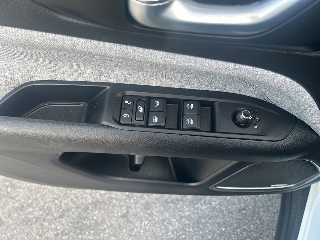 Used 2022 Jeep Compass Latitude w/ Sun and Sound Group image 19