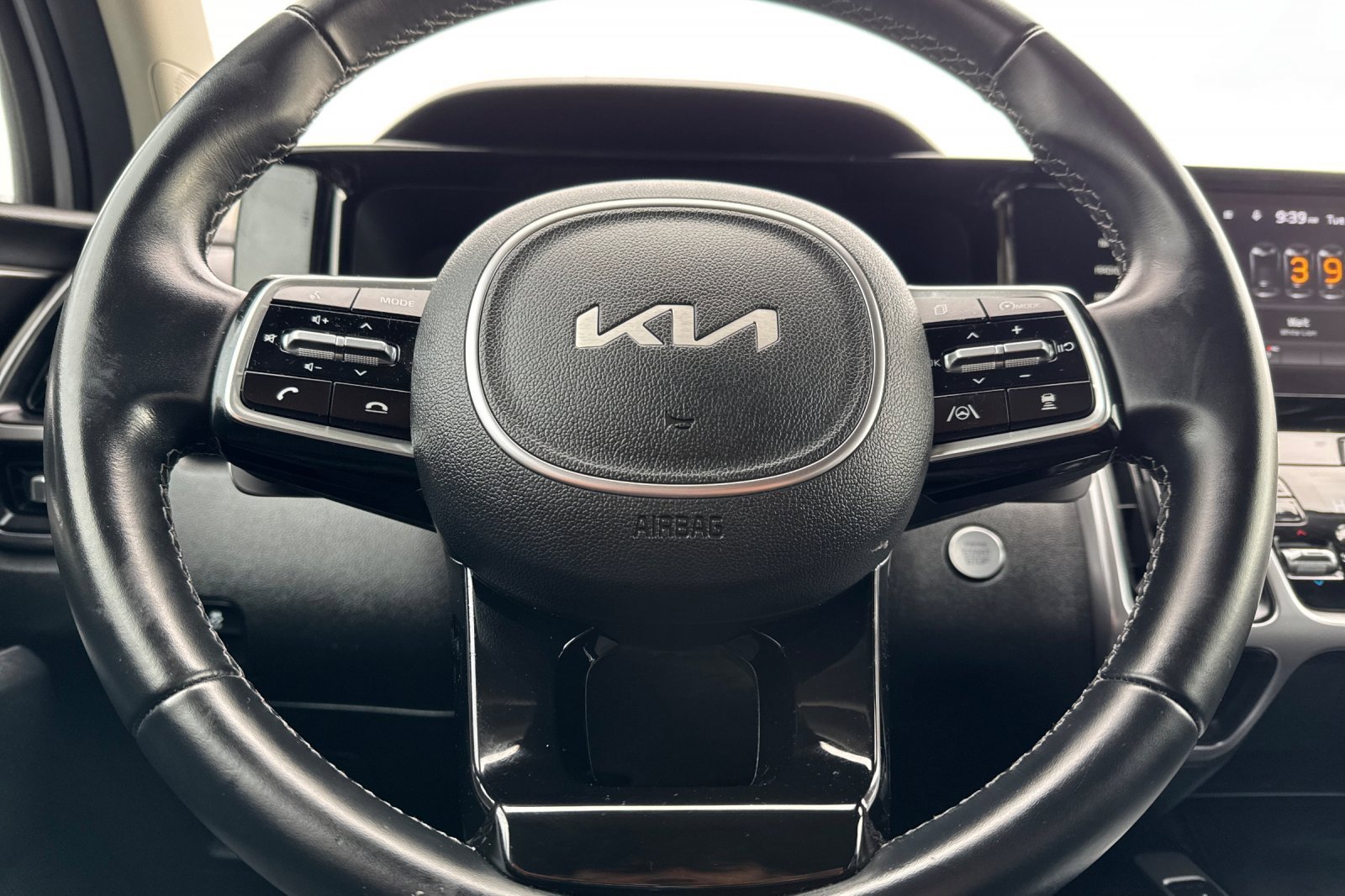 Used 2022 Kia Sorento EX image 24