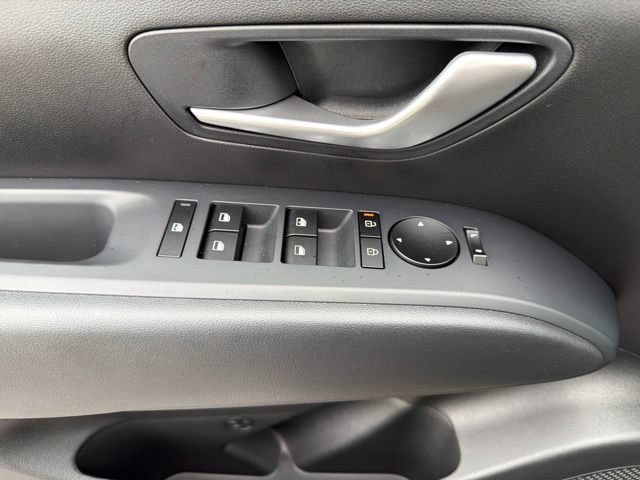 Certified 2025 Hyundai Tucson SE FWD image 12