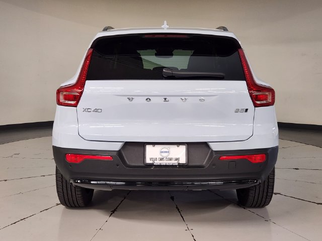 Certified 2026 Volvo XC40 B5 Plus AWD/4WD image 10