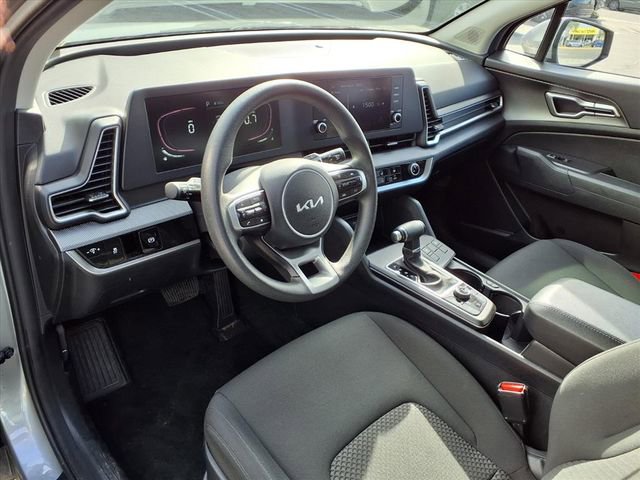Used 2024 Kia Sportage LX AWD/4WD image 4