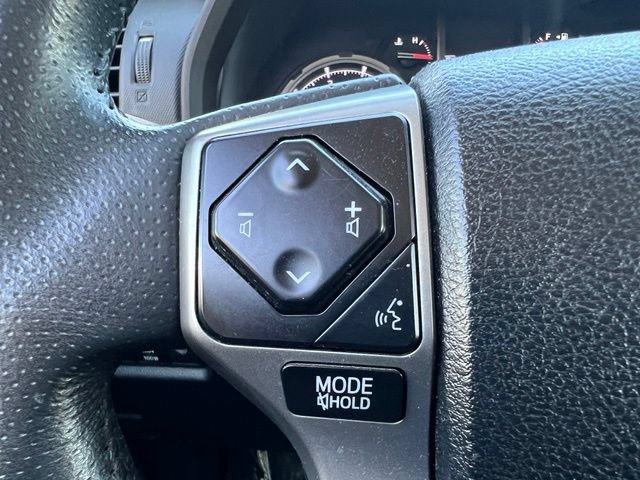 Used 2022 Toyota 4Runner Limited AWD/4WD image 25