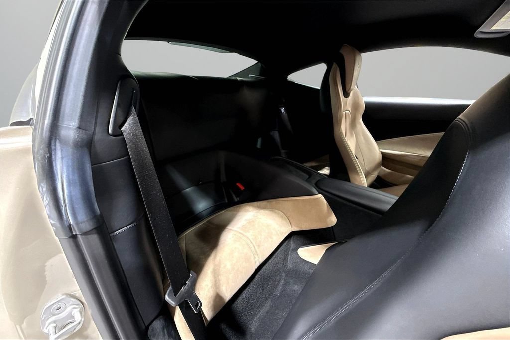 Used 2021 Ferrari Roma RWD image 22