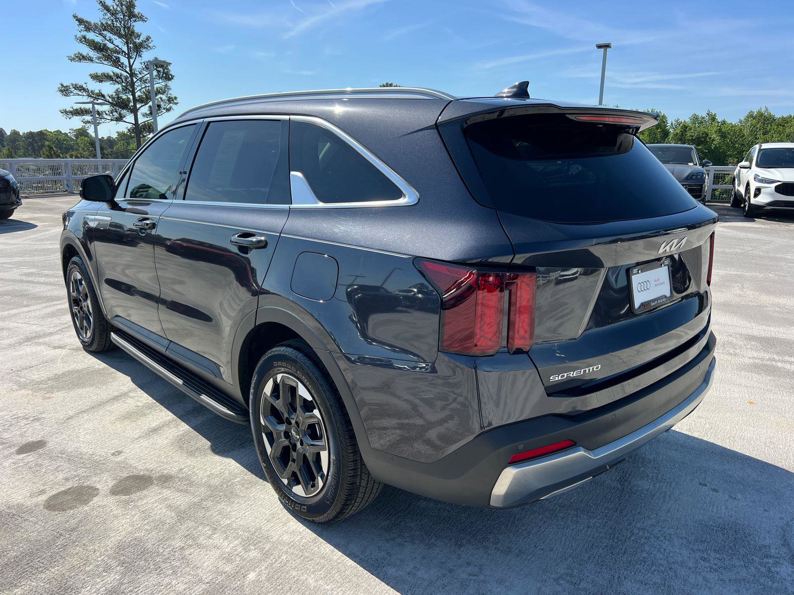 Used 2025 Kia Sorento S w/ Panoramic Sunroof Package image 7