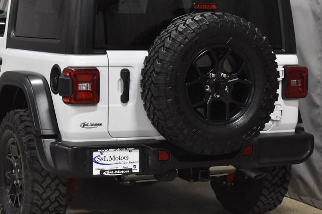 Used 2024 Jeep Wrangler Willys image 9