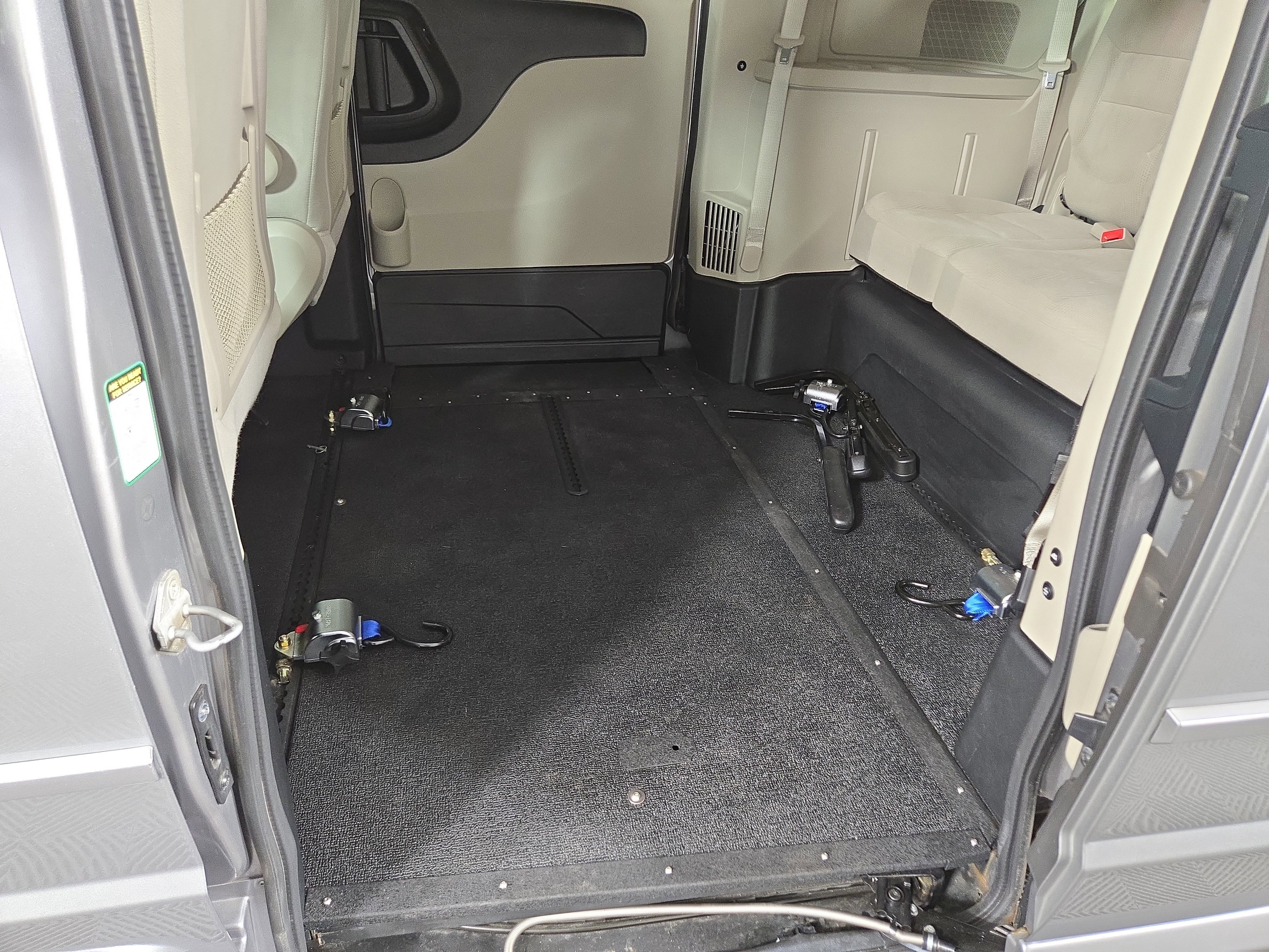 Used 2016 Dodge Grand Caravan SXT w/ UConnect Hands-Free Group image 29