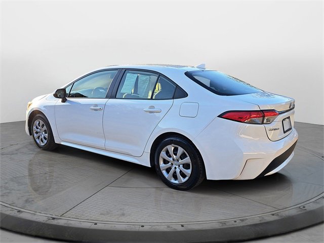 Used 2022 Toyota Corolla LE image 4