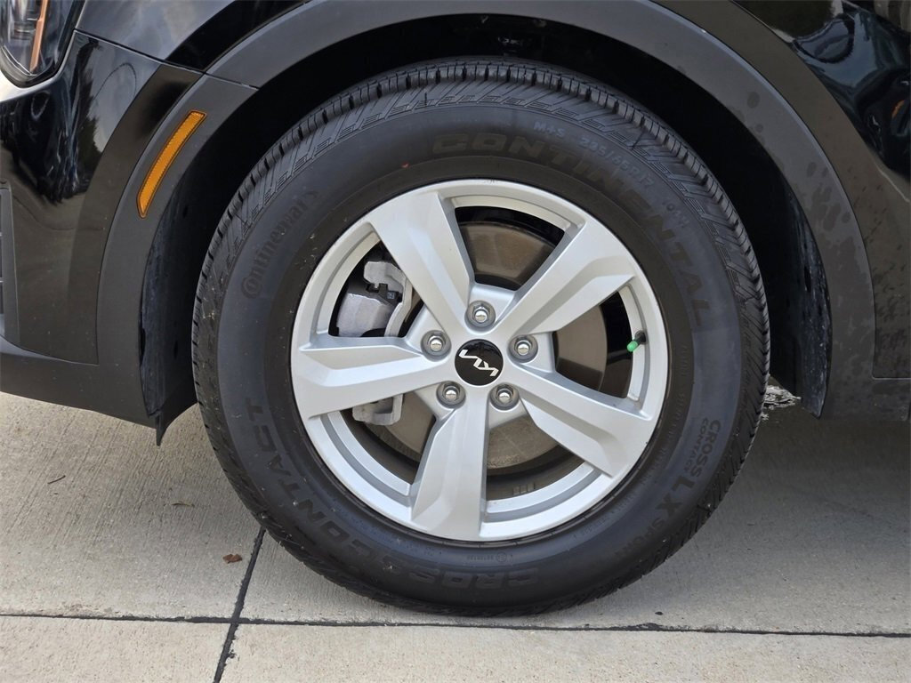 New 2025 Kia Sorento LX image 9