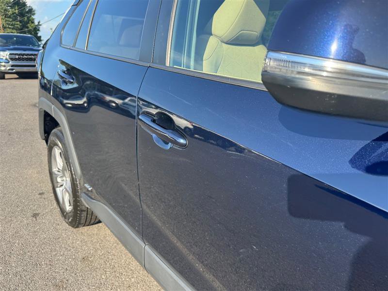 Used 2022 Toyota RAV4 XLE image 21